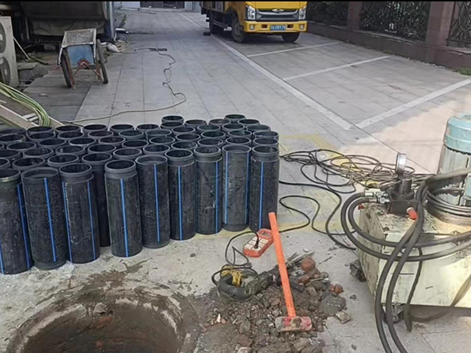 永福PE置换管厂家 DN315置换管 非开挖管短管置换